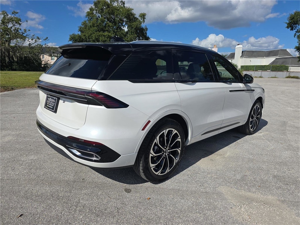 2026 Lincoln Nautilus Reserve photo 4