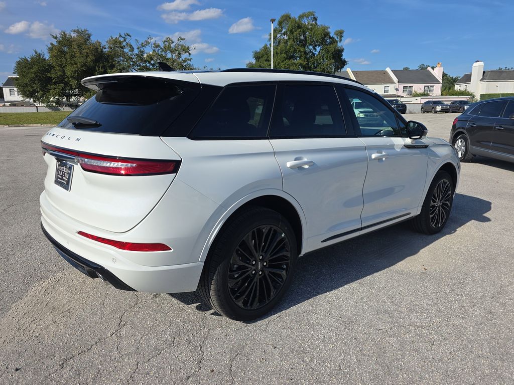 2026 Lincoln Corsair Premiere photo 3