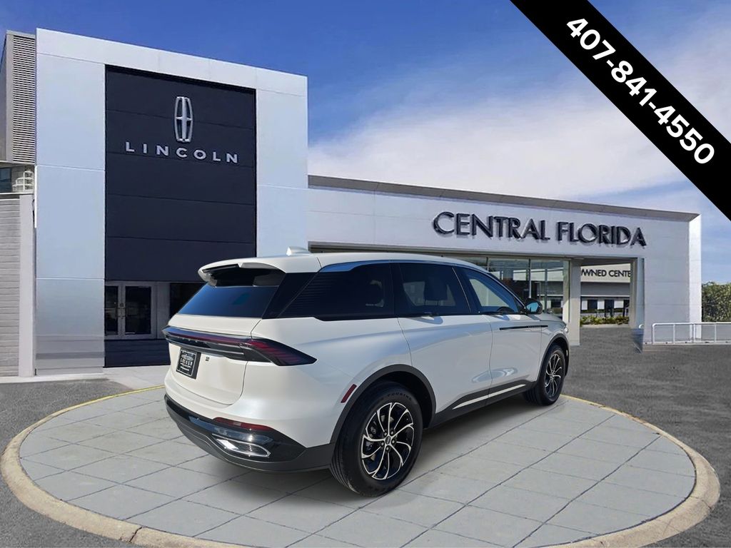 2026 Lincoln Nautilus Premiere photo 2