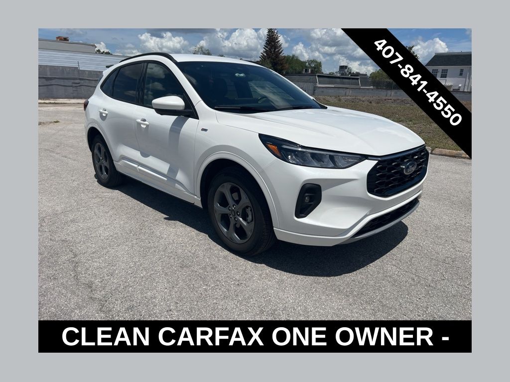 2023 Ford Escape ST-Line Select AWD 2.0L's photo