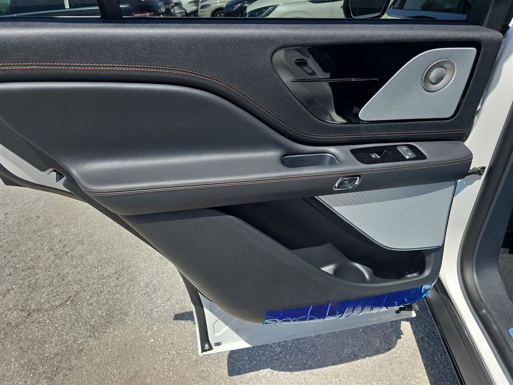 2025 Lincoln Aviator Black Label - Photo 11