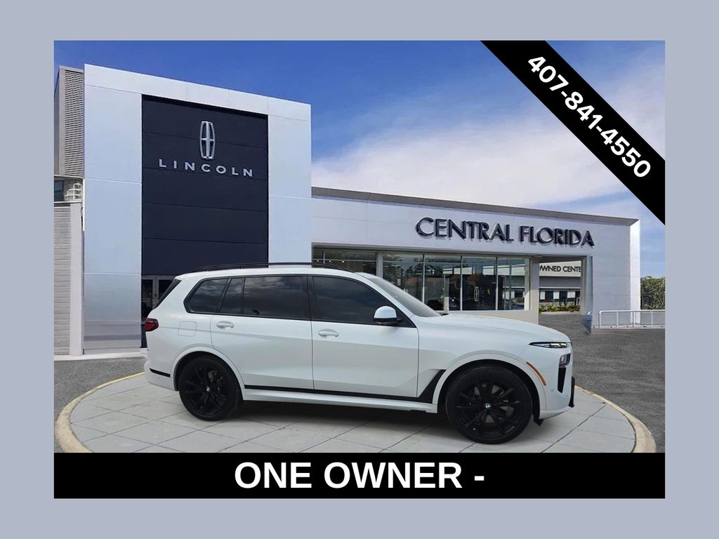 2025 BMW X7 xDrive40i's photo