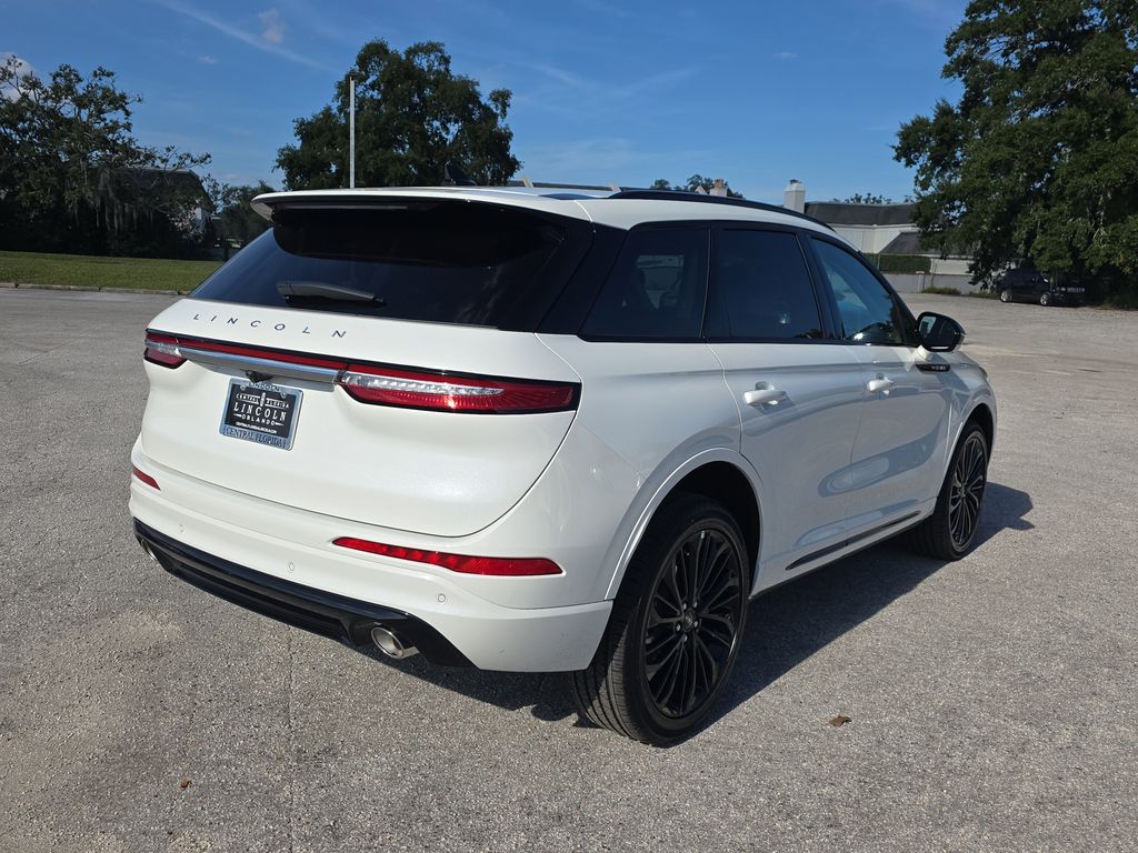 2026 Lincoln Corsair Premiere photo 3