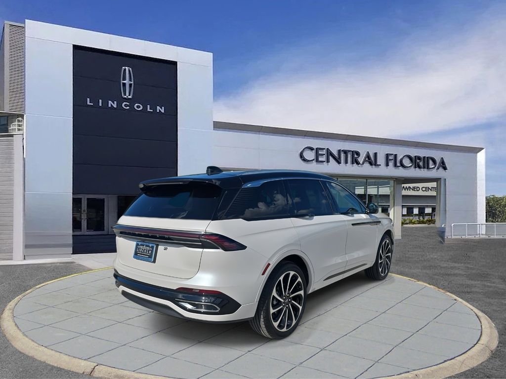 2026 Lincoln Nautilus Black Label photo 3