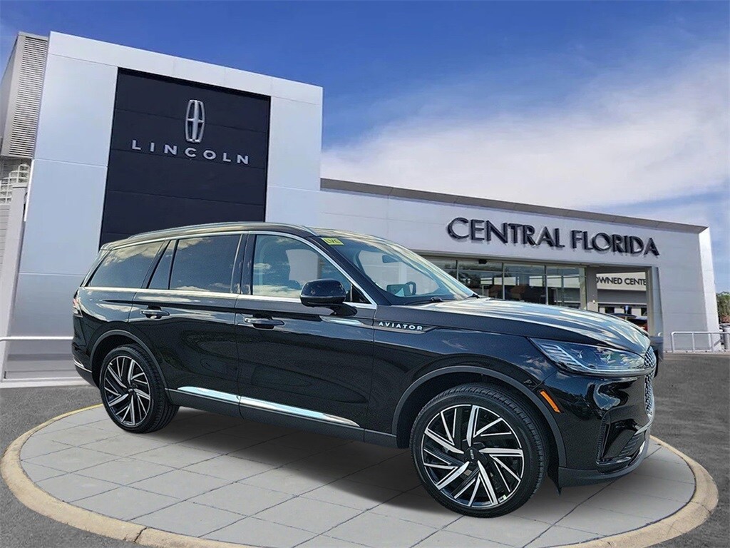 2025 Lincoln Aviator Reserve photo 2