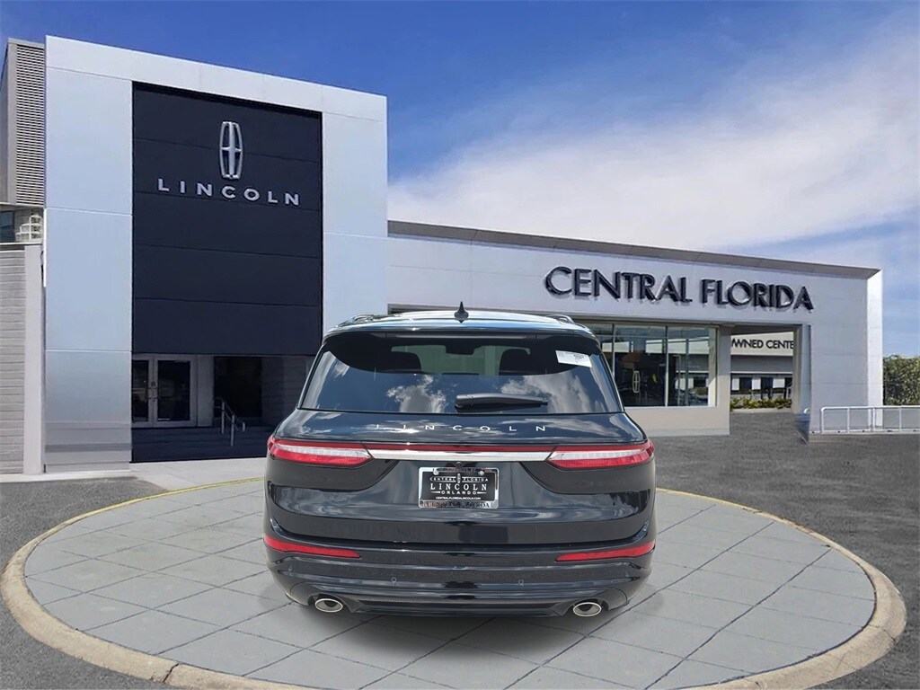 2025 Lincoln Corsair Grand Touring photo 2