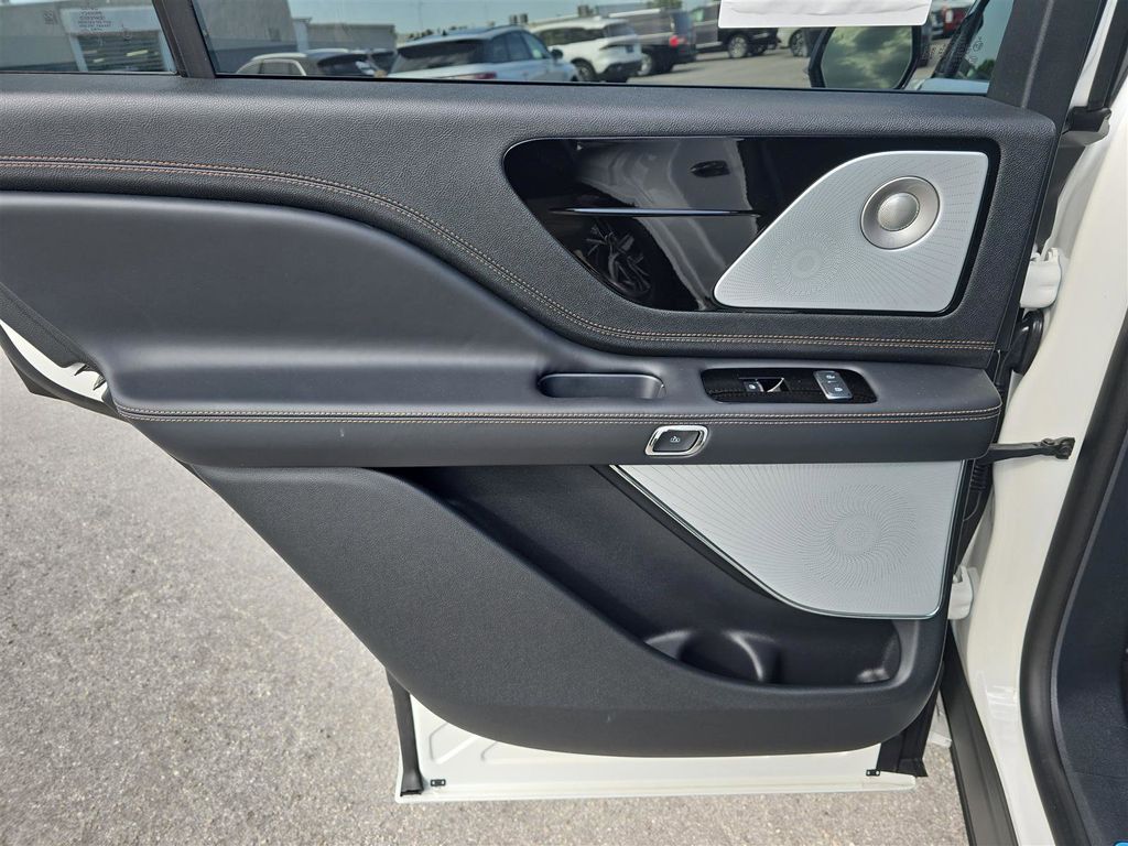 2025 Lincoln Aviator Black Label - Photo 16