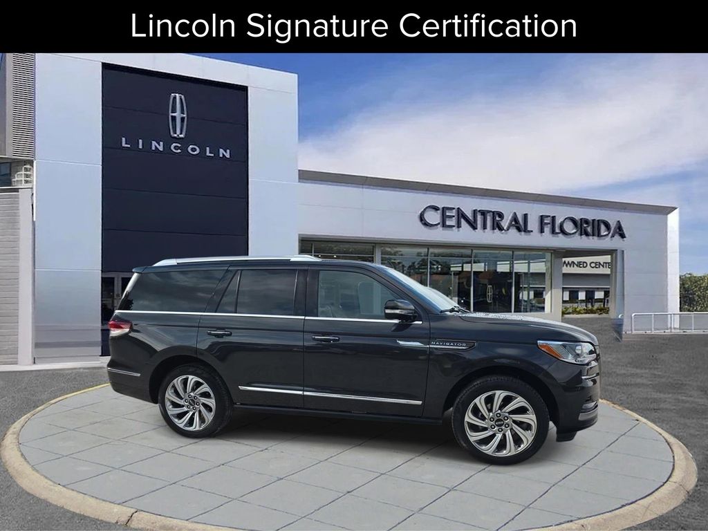 2024 Lincoln Navigator Reserve 4WD's photo