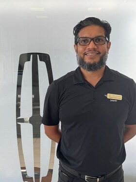 Staff member Shashi Raghoonanan from ID_733437ce0dfa