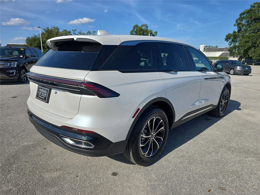 2026 Lincoln Nautilus Premiere photo 3