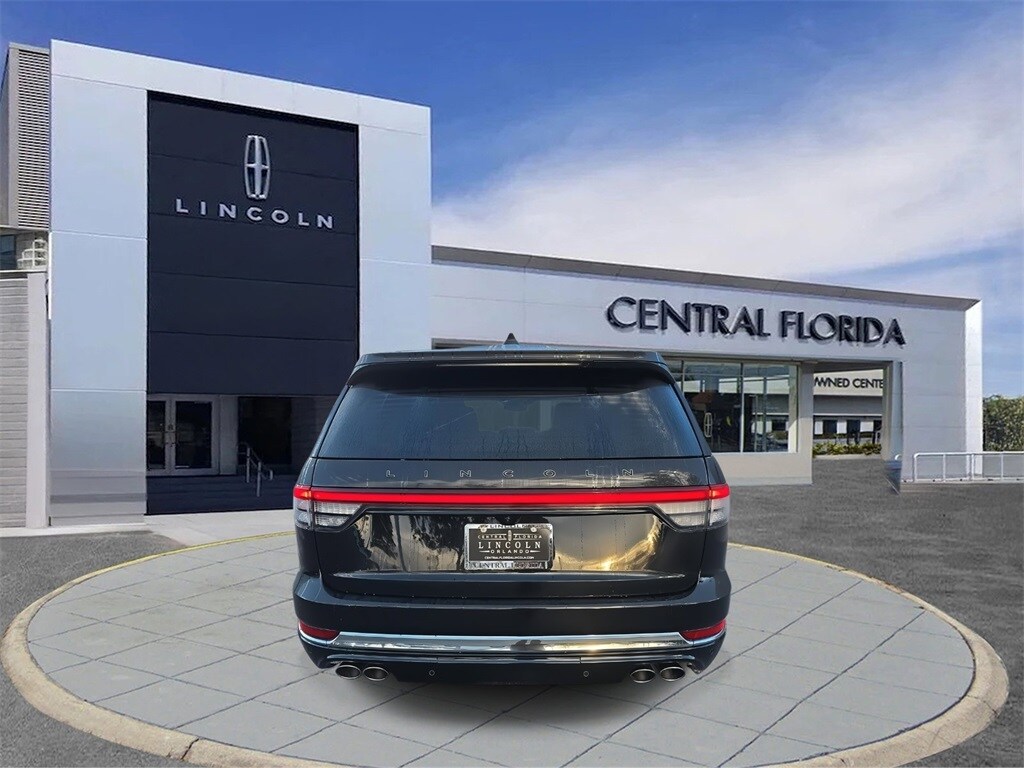 2025 Lincoln Aviator Black Label photo 4