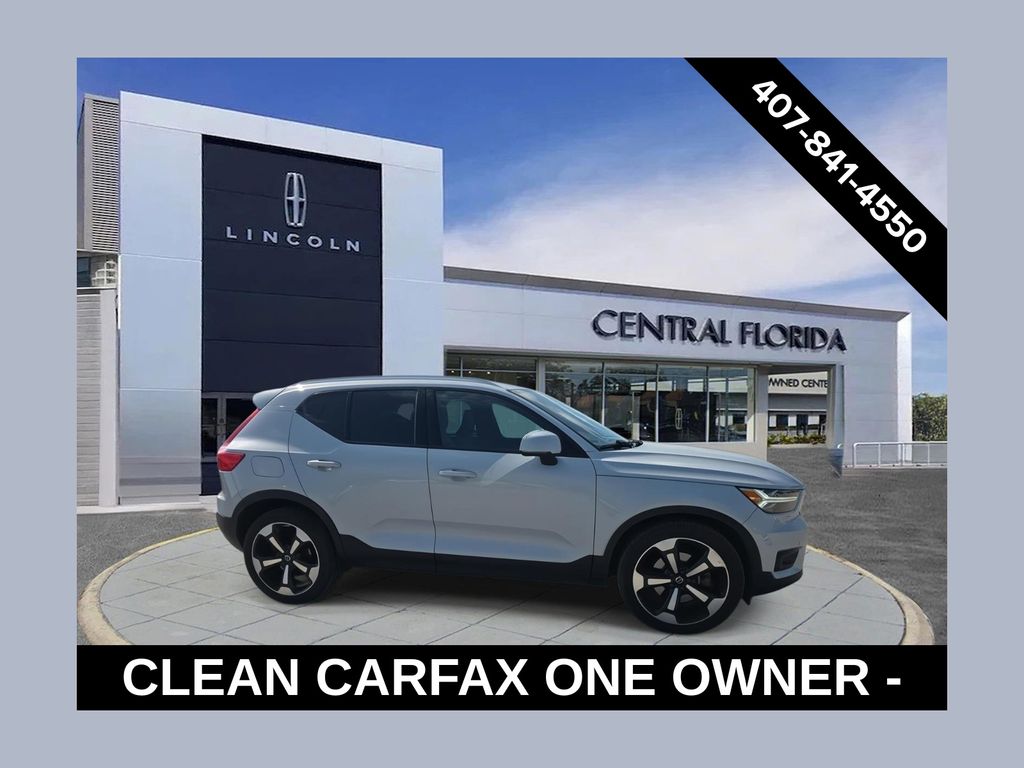 2020 Volvo XC40 Momentum