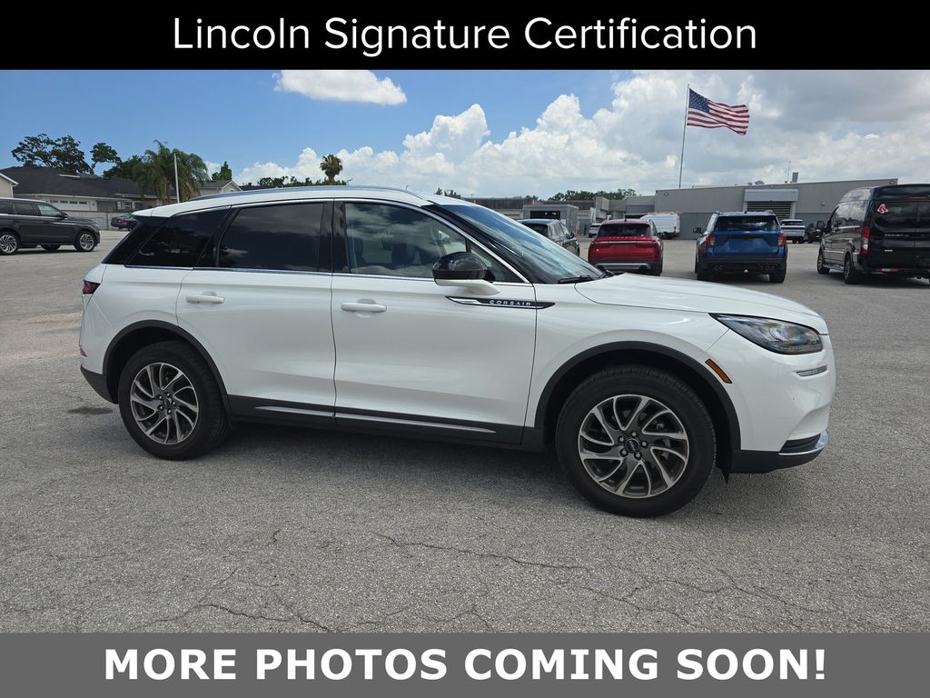 2022 Lincoln Corsair FWD's photo