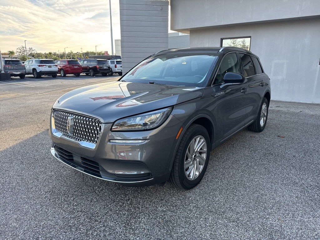 2021 Lincoln Corsair Standard photo 2