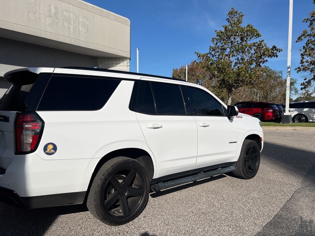 2021 Chevrolet Tahoe Z71 photo 2