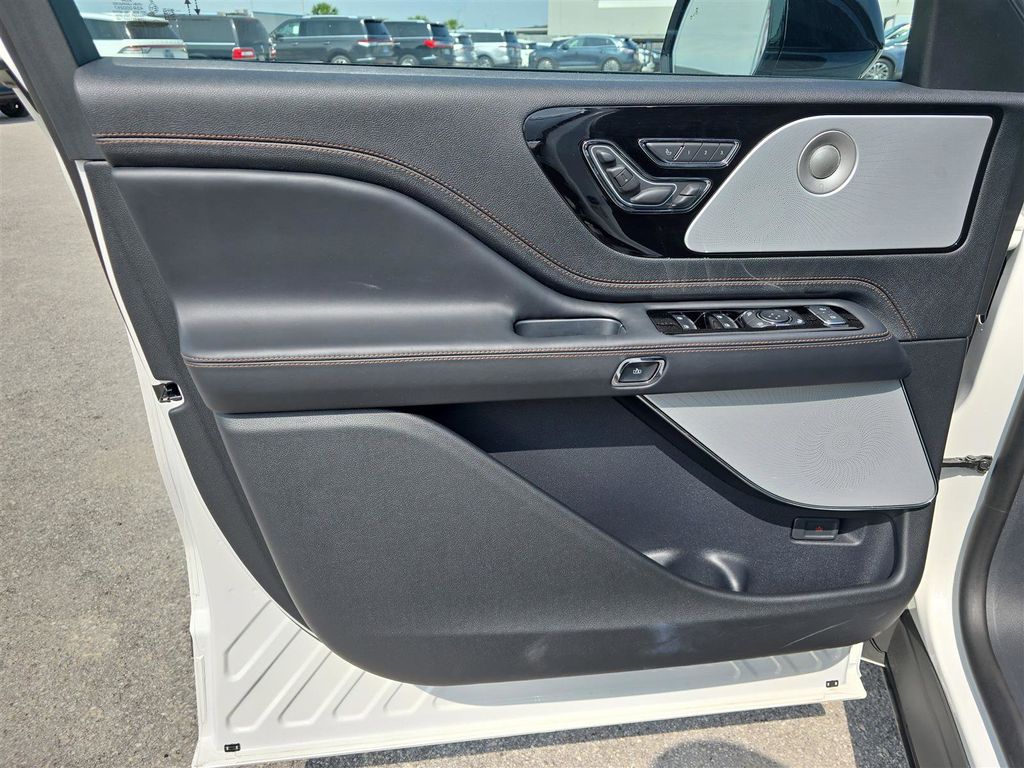 2025 Lincoln Aviator Black Label - Photo 16