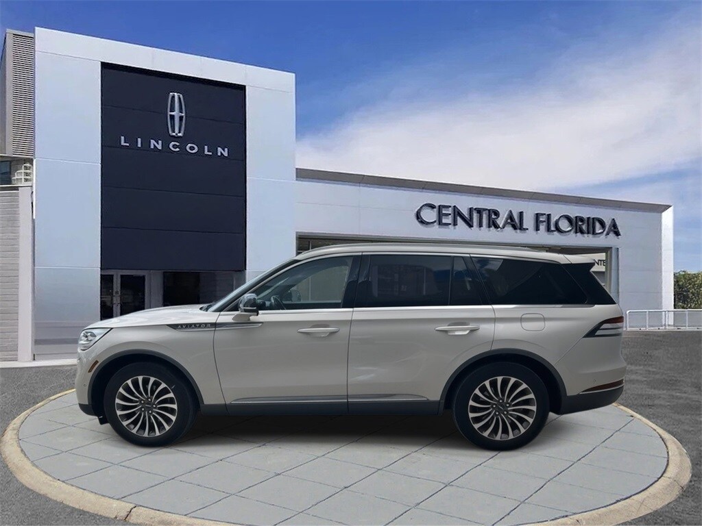 2022 Lincoln Aviator Reserve photo 3