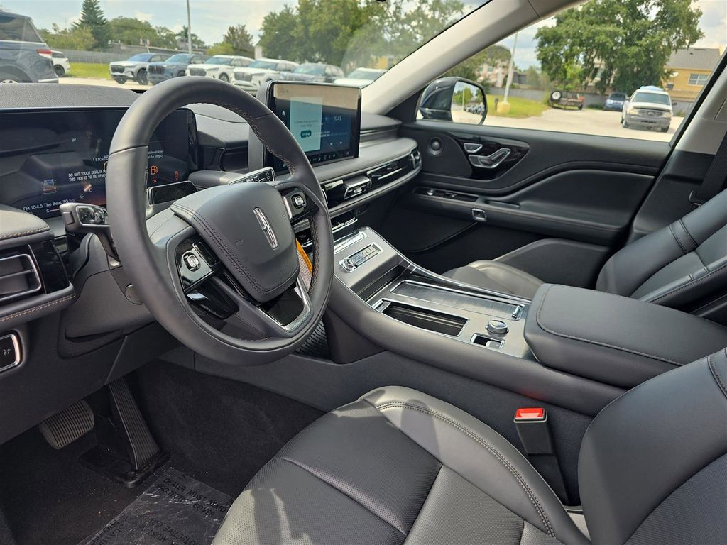 2025 Lincoln Aviator Premiere - Photo 17