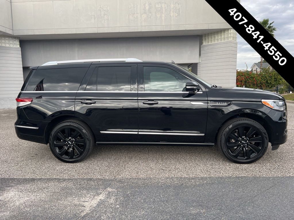 2024 Lincoln Navigator Reserve photo 2