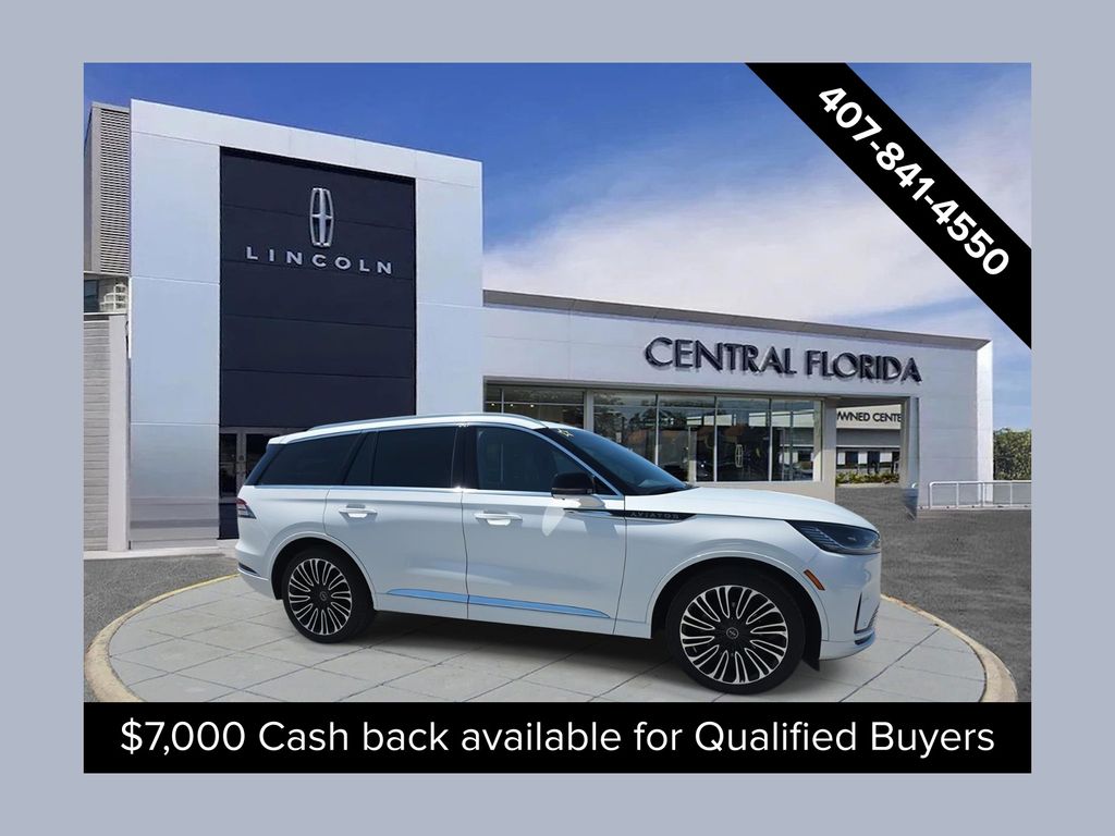 2025 Lincoln Aviator Black Label's photo
