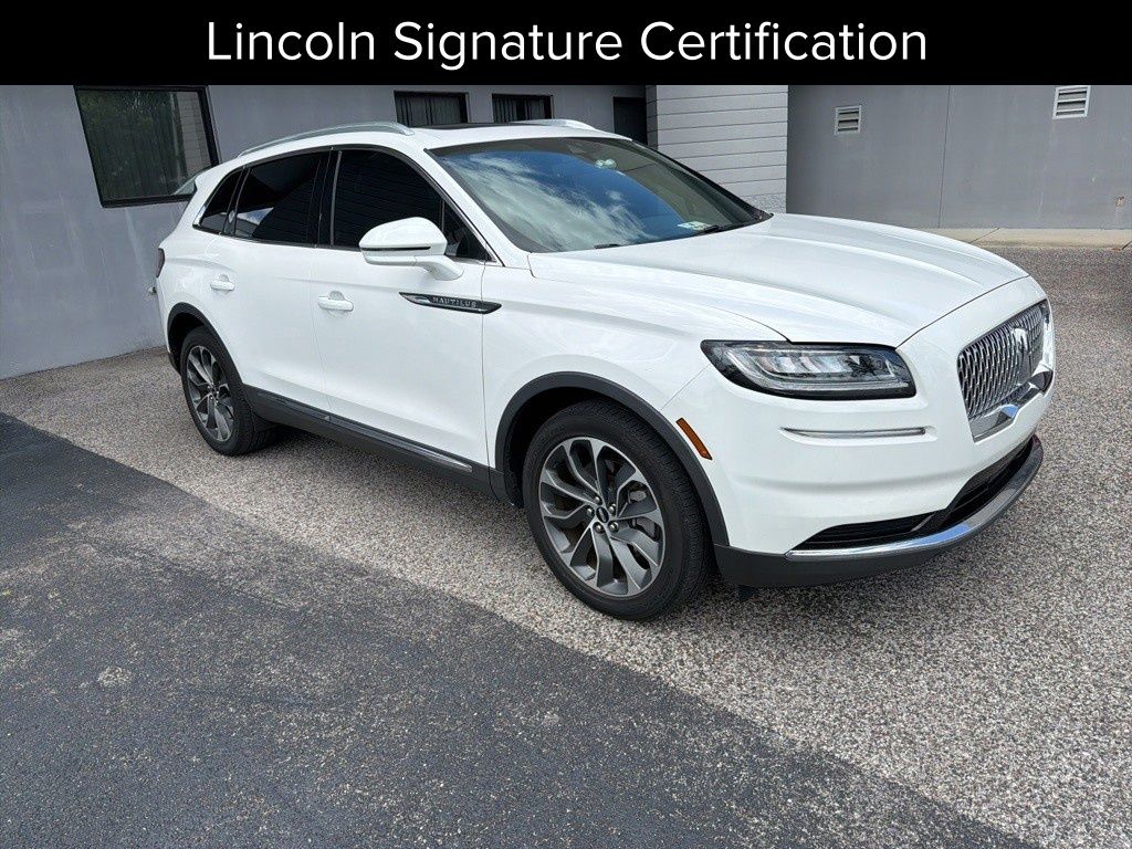 2023 Lincoln Nautilus Reserve FWD's photo