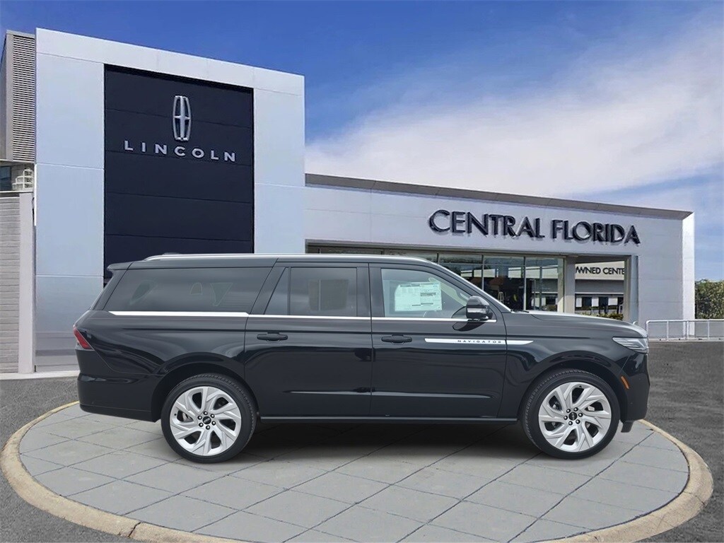 2025 Lincoln Navigator L Reserve photo 2