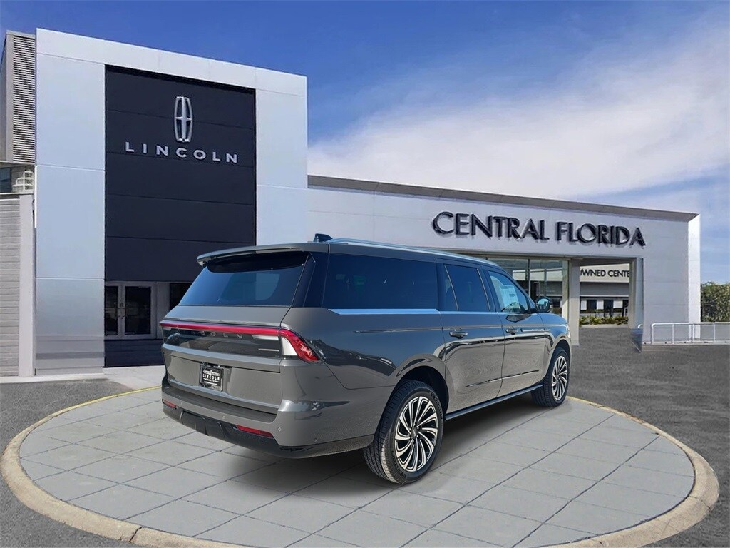 2025 Lincoln Navigator Black Label photo 2