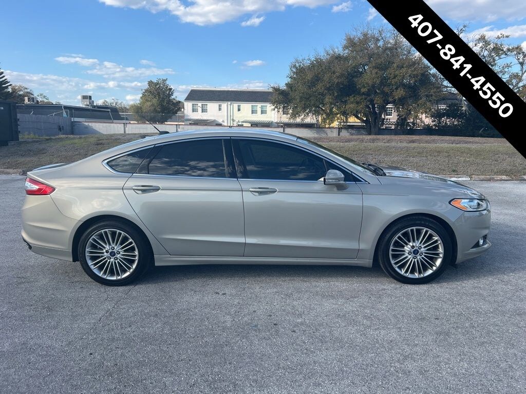 Used 2016 Ford Fusion SE Sedan