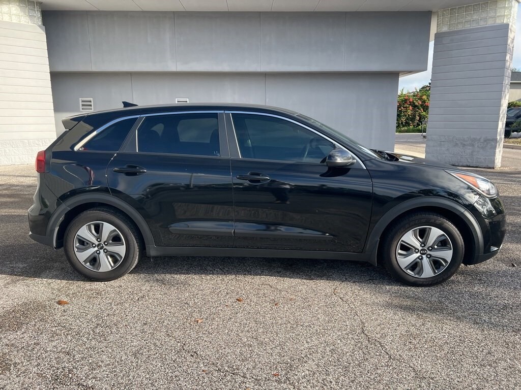 2019 Kia Niro FE LX photo 2
