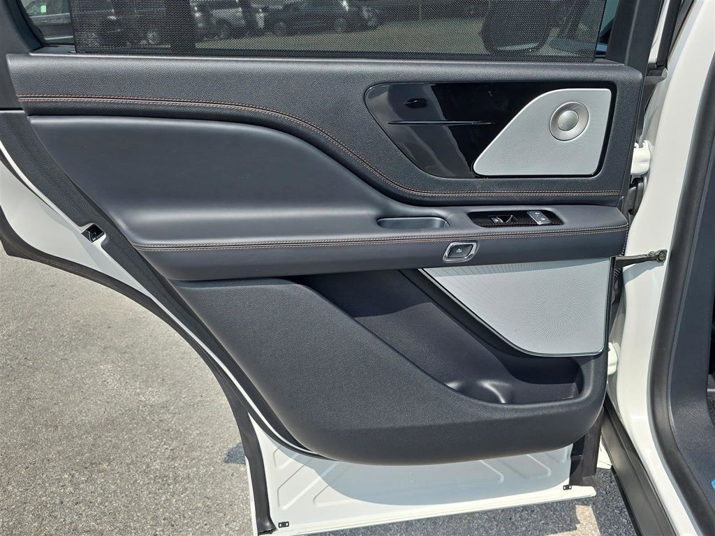 2025 Lincoln Aviator Black Label - Photo 11
