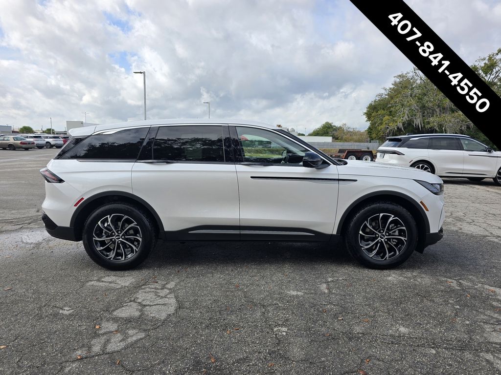 2026 Lincoln Nautilus Premiere photo 2