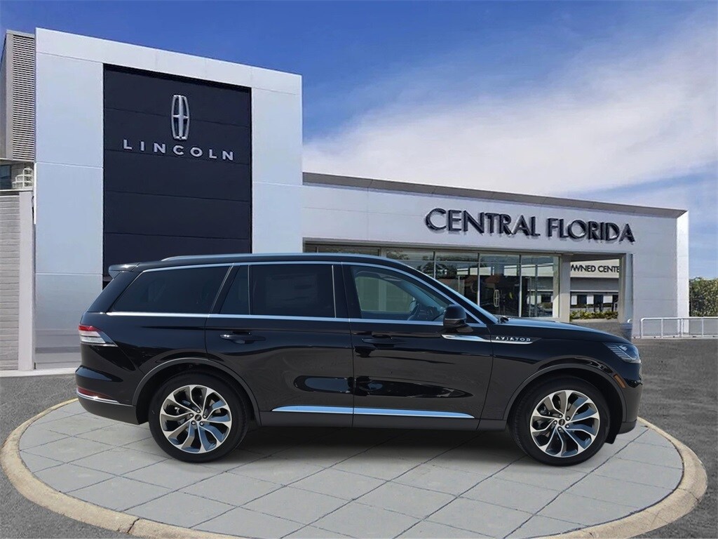 2025 Lincoln Aviator Premiere photo 2