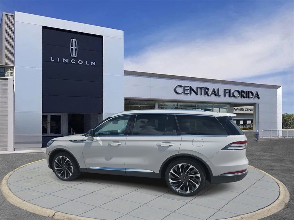 2025 Lincoln Aviator Reserve photo 4