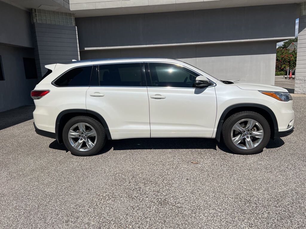Used 2016 Toyota Highlander Limited Platinum V6 SUV
