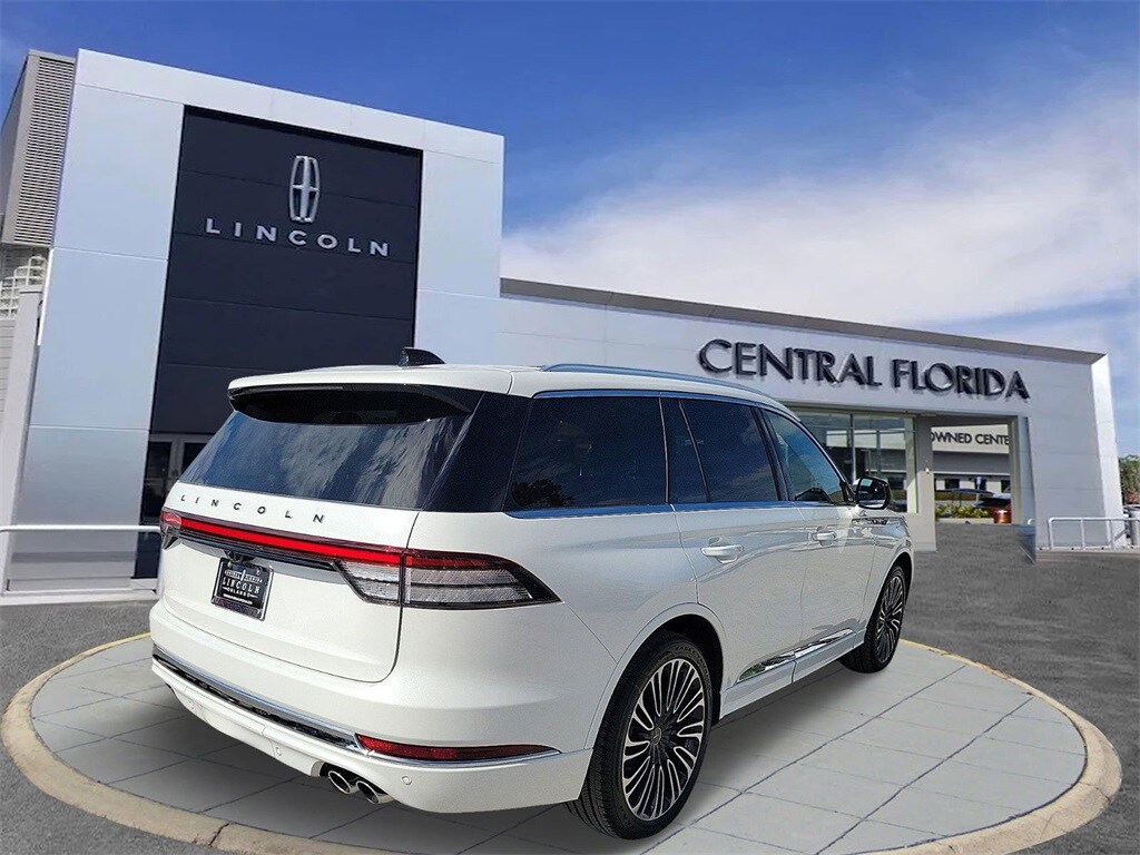 2025 Lincoln Aviator Black Label photo 4