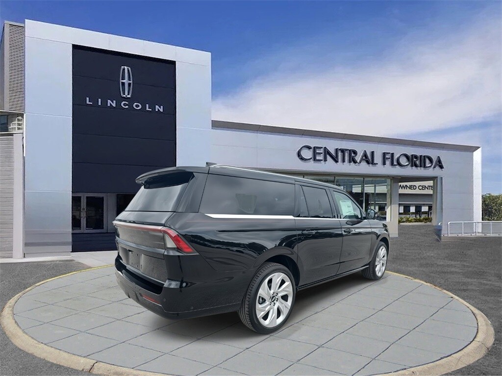 2025 Lincoln Navigator L Reserve photo 3