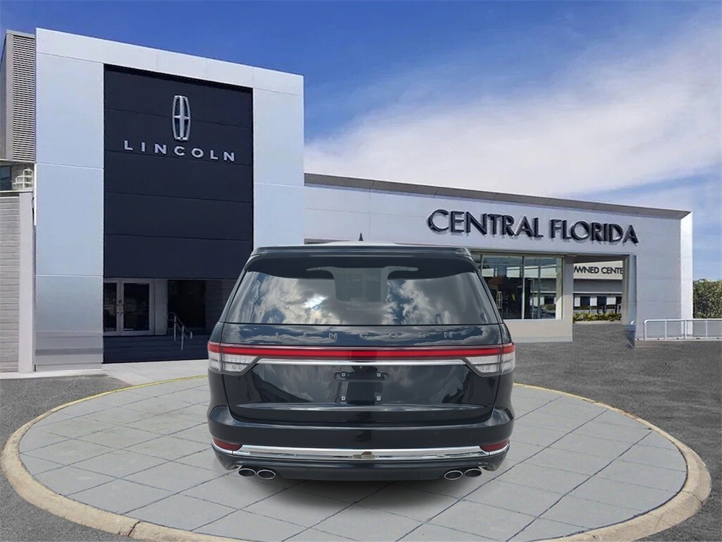 2023 Lincoln Aviator Black Label photo 3