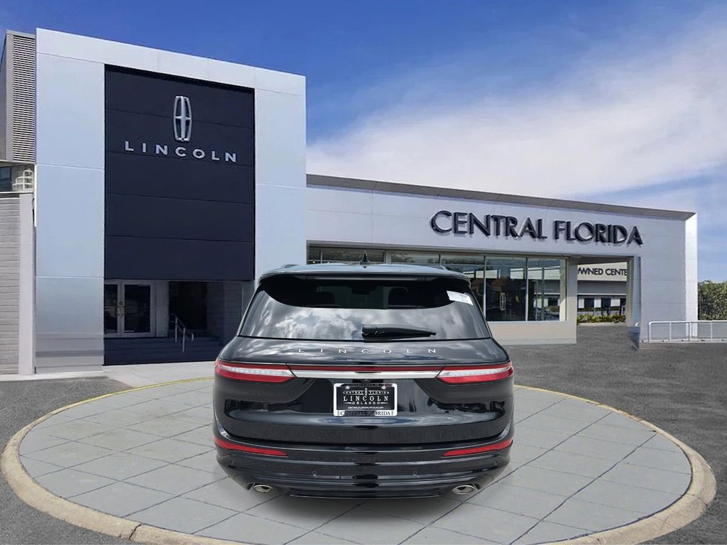 2025 Lincoln Corsair Grand Touring photo 4