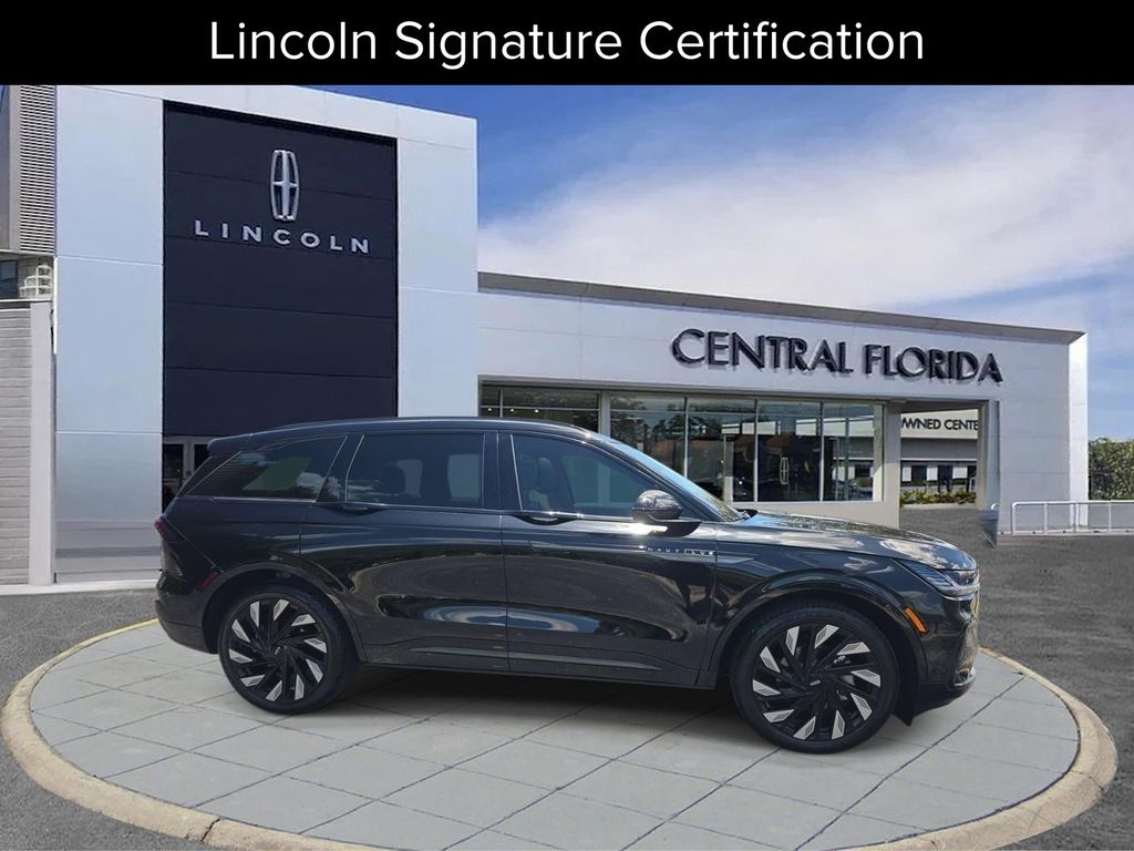 2025 Lincoln Nautilus Reserve AWD's photo