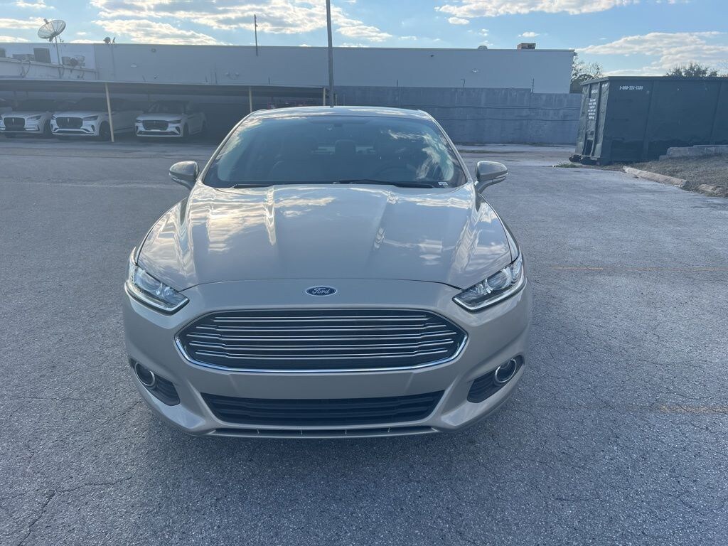 Used 2016 Ford Fusion SE Sedan