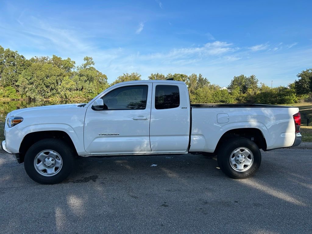 2023 Toyota Tacoma SR5 photo 2