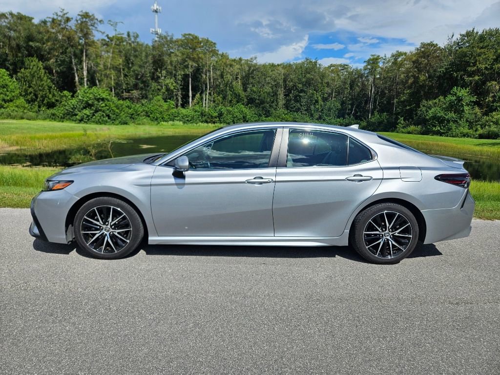 Used 2022 Toyota Camry SE with VIN 4T1G11AK2NU664555 for sale in Orlando, FL