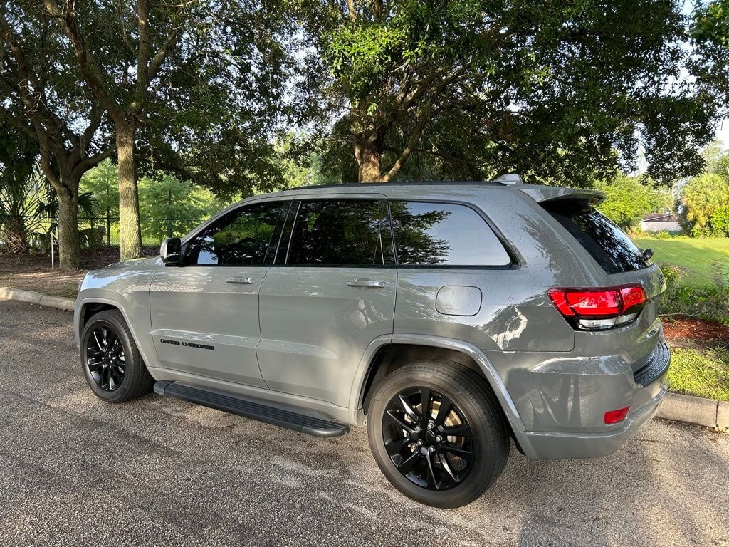 Used 2020 Jeep Grand Cherokee Altitude SUV