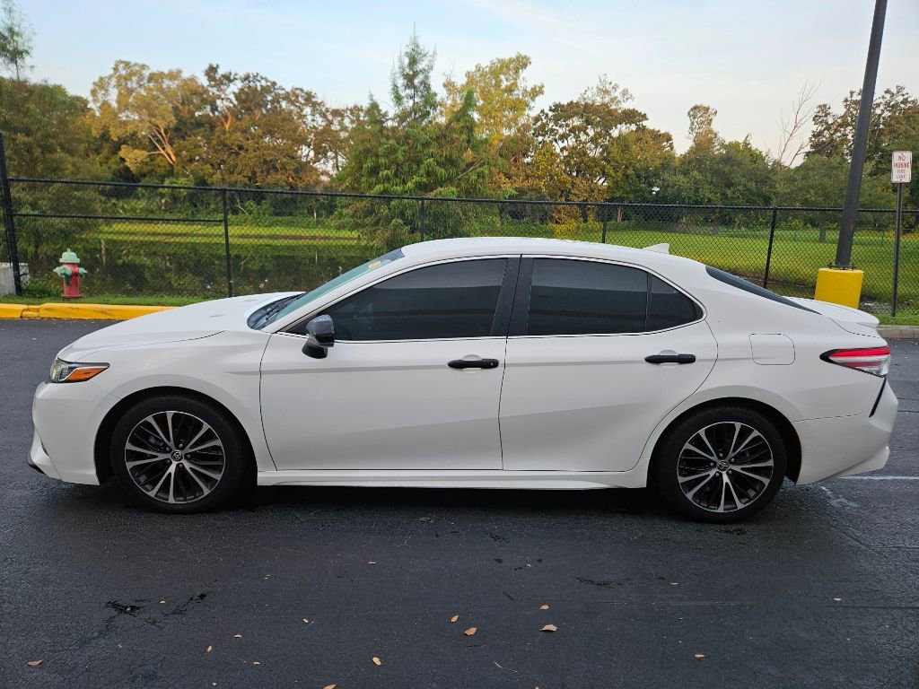 Used 2020 Toyota Camry SE with VIN 4T1G11BK8LU017136 for sale in Orlando, FL