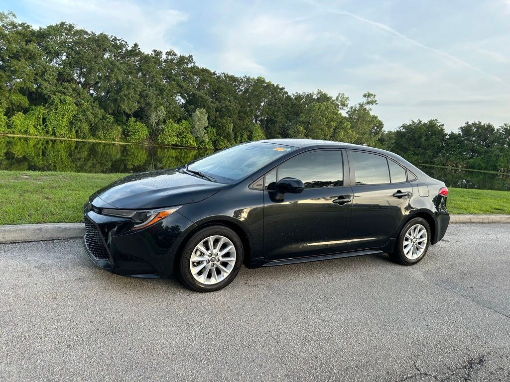 Used 2022 Toyota Corolla LE Sedan