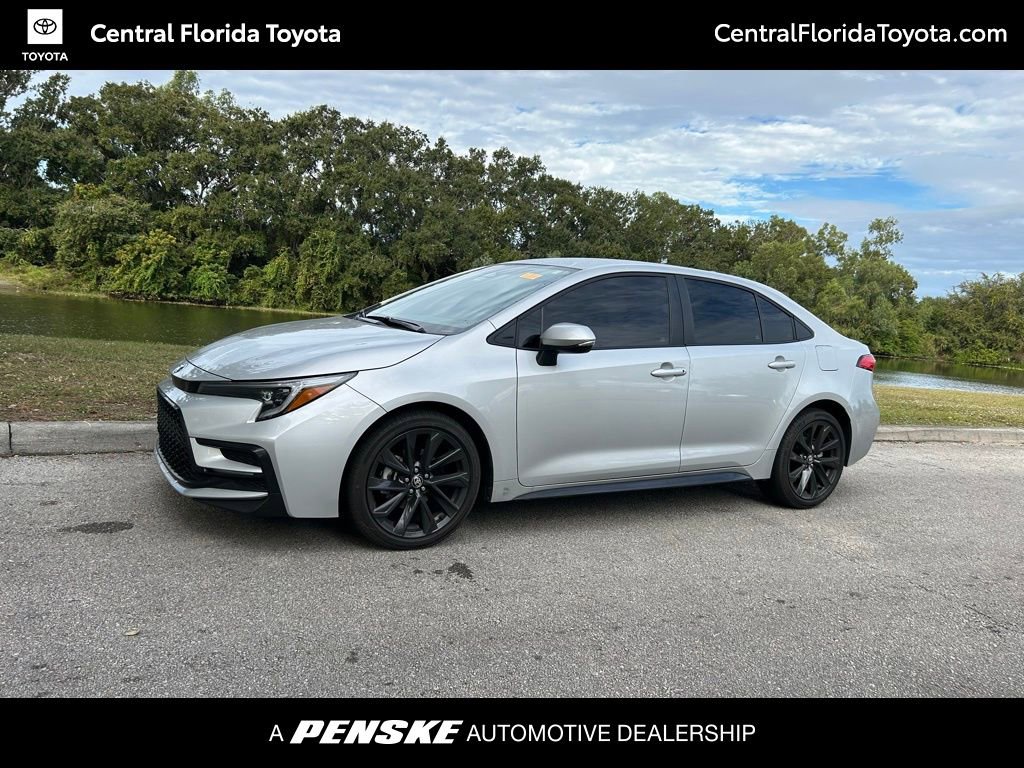 2023 Toyota Corolla SE's photo