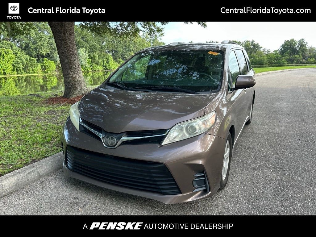 Used 2020 Toyota Sienna LE Minivan/Van