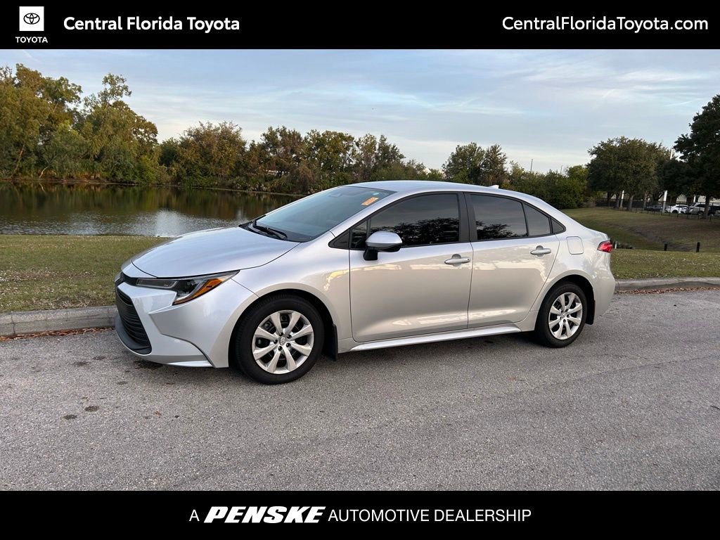 2025 Toyota Corolla LE