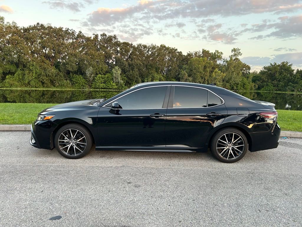 2023 Toyota Camry SE photo 2