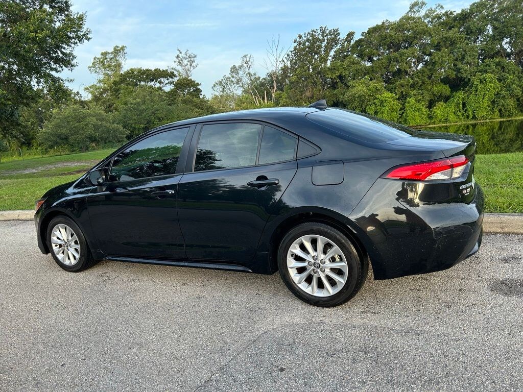 Used 2022 Toyota Corolla LE Sedan